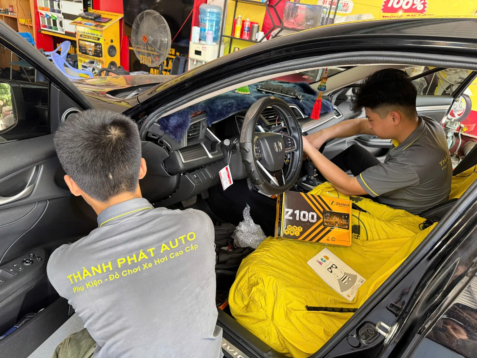 Quá trình thi công màn hình Android trên ô tô tại Thành Phát Auto